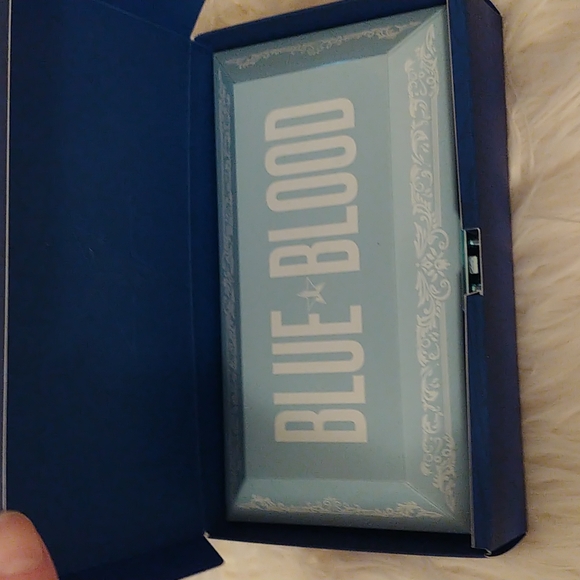 💙FIRM! NWT JEFFREE STAR BLUE BLOOD EYESHADOW PALETTE (LAST ONE AVAILABLE) - Picture 6 of 12